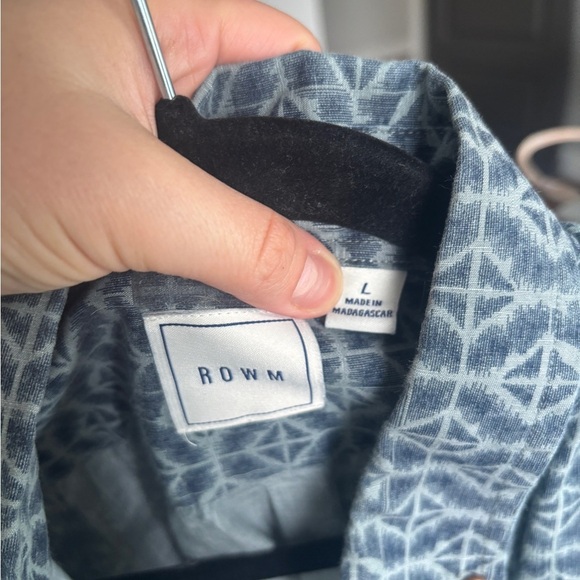 ROWM Men’s Blue Button Up Long Sleeve Collared Shirt Geo Print Size Large - Picture 8 of 8